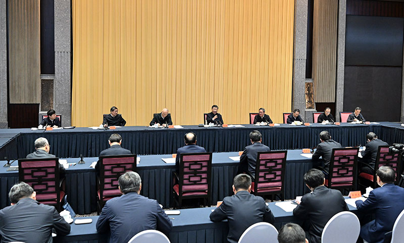 11月30日上午，中共中央總書記、國家主席、中央軍委主席習近平在上海主持召開深入推進長三角一體化發(fā)展座談會并發(fā)表重要講話。